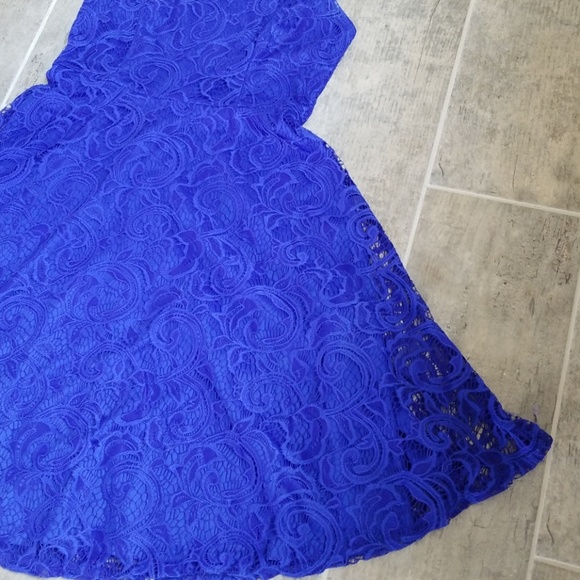 Dress - Picture 4 of 6